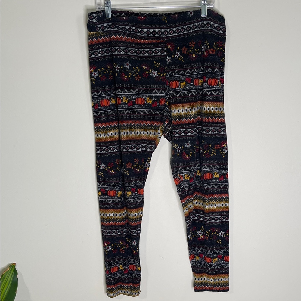 Time and Tru Black and Orange Patterned Leggings